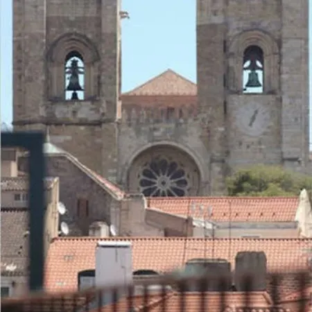 Casas Sao Juliao アパート